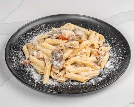 Chicken Alfredo Penne (Halal)